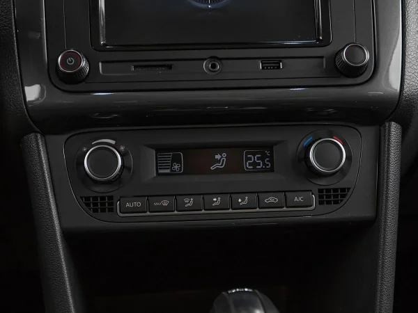 Volkswagen Polo, V Рестайлинг фото №13