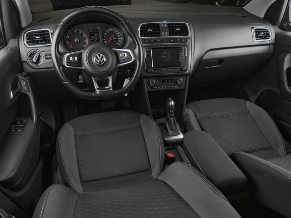Volkswagen Polo, V Рестайлинг фото №7