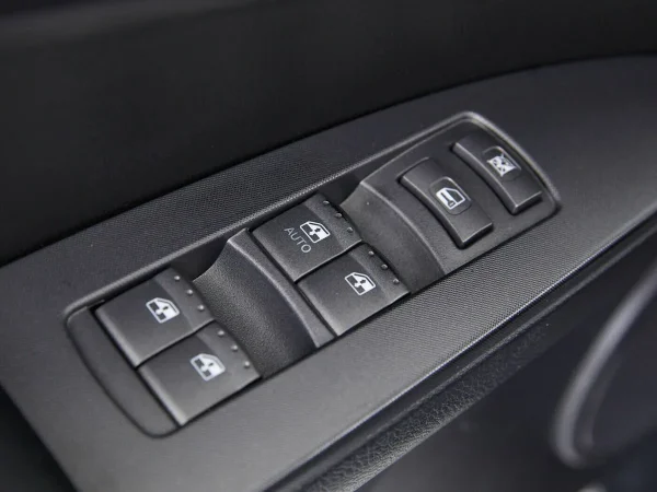 SsangYong Kyron, I Рестайлинг фото №11