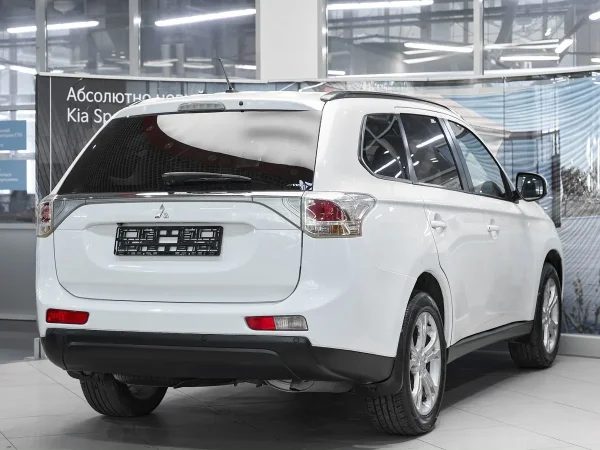 Mitsubishi Outlander, III фото №6