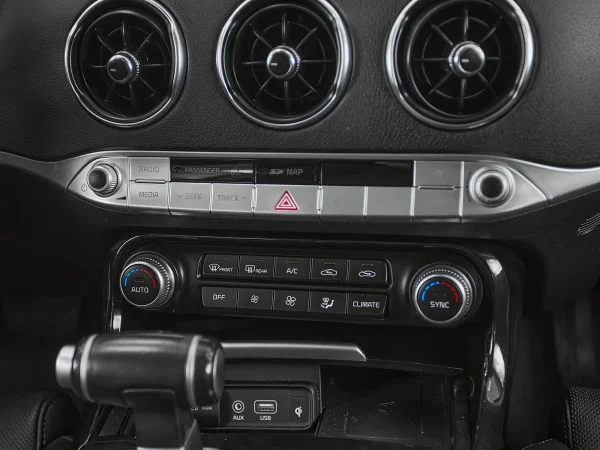 Kia Stinger, I фото №18