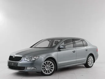 Skoda Superb, II 2011  фото