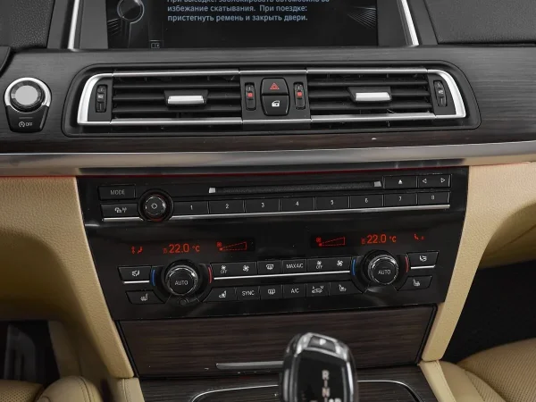 BMW 7 серии, V (F01/F02/F04) Рестайлинг фото №18