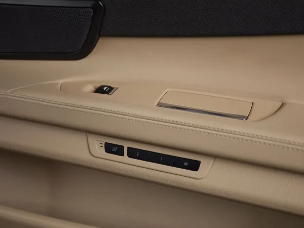 BMW 7 серии, V (F01/F02/F04) Рестайлинг фото №25