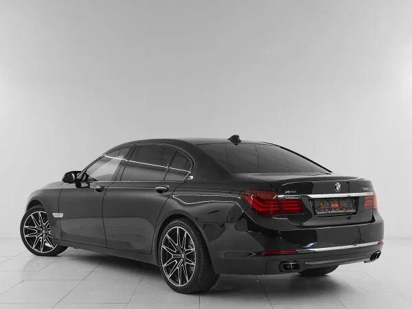 BMW 7 серии, V (F01/F02/F04) Рестайлинг фото №4