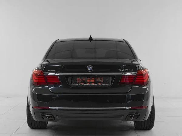 BMW 7 серии, V (F01/F02/F04) Рестайлинг фото №5
