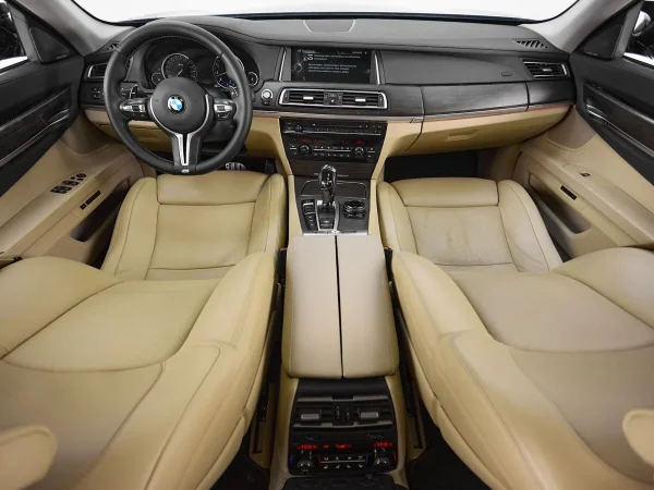 BMW 7 серии, V (F01/F02/F04) Рестайлинг фото №7