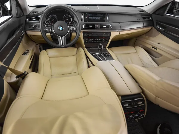 BMW 7 серии, V (F01/F02/F04) Рестайлинг фото №8
