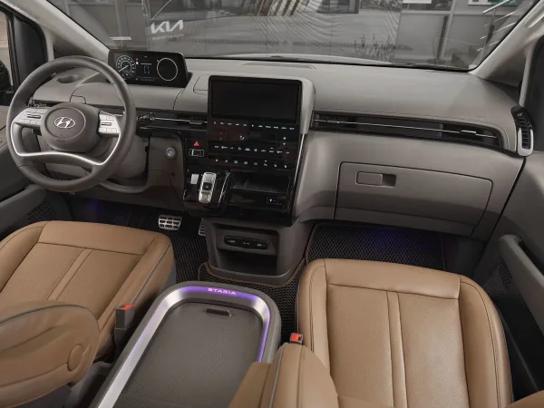 Hyundai Staria, I фото №9