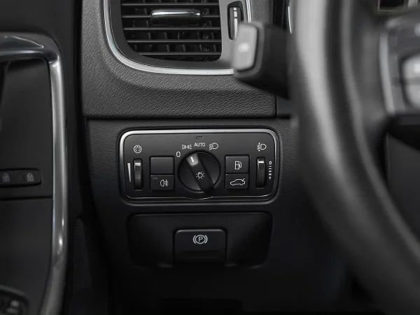 Volvo S60, II Рестайлинг фото №15