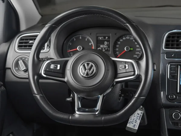 Volkswagen Polo, V Рестайлинг фото №10