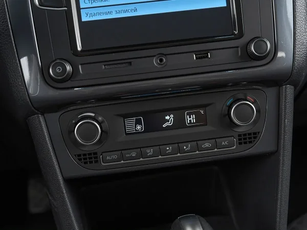Volkswagen Polo, V Рестайлинг фото №16
