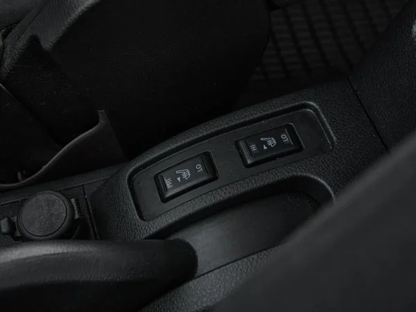 Nissan Tiida, I Рестайлинг фото №16