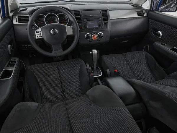 Nissan Tiida, I Рестайлинг фото №9