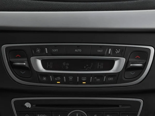 Renault Fluence, I фото №14