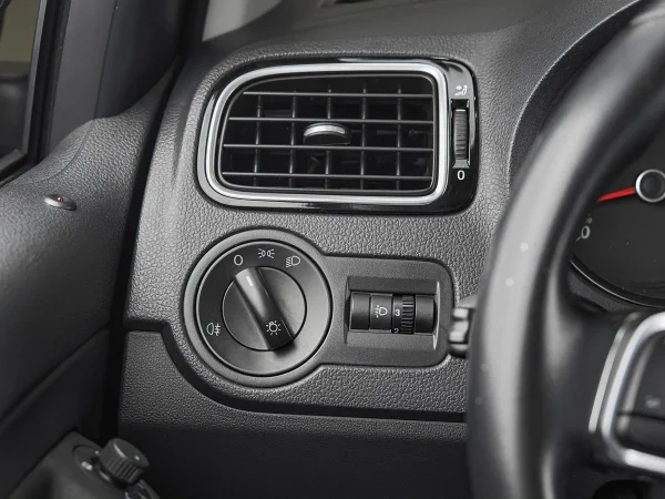Volkswagen Polo, V Рестайлинг фото №14