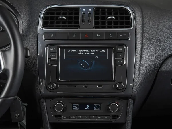Volkswagen Polo, V Рестайлинг фото №15
