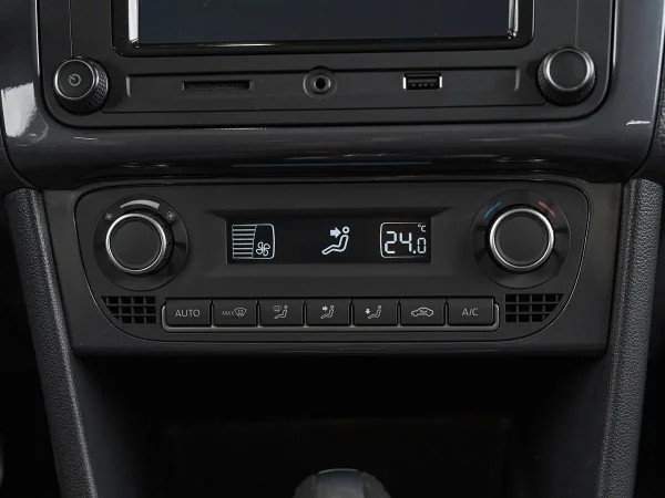 Volkswagen Polo, V Рестайлинг фото №16