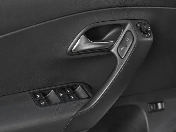 Volkswagen Polo, V Рестайлинг фото №13