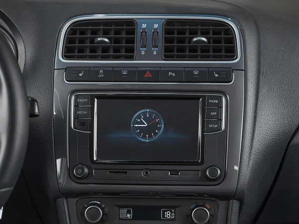 Volkswagen Polo, V Рестайлинг фото №15