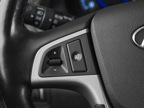 Hyundai Solaris, I фото №10