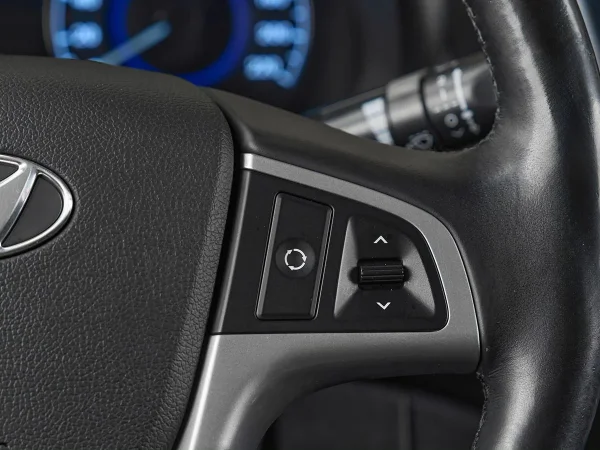 Hyundai Solaris, I фото №11
