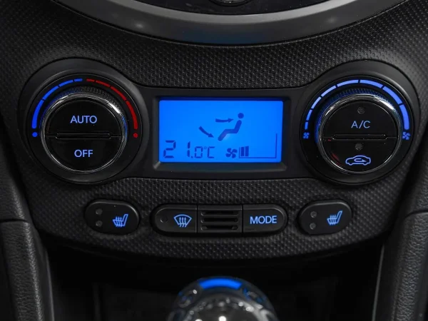 Hyundai Solaris, I фото №16