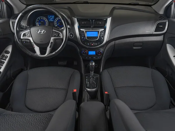 Hyundai Solaris, I фото №8