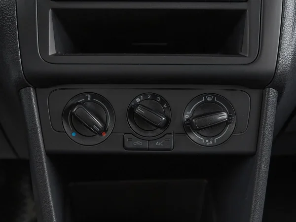 Volkswagen Polo, V Рестайлинг фото №14