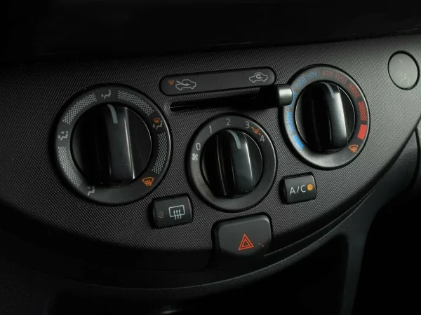 Nissan Note, I Рестайлинг фото №8
