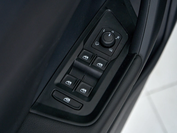 Volkswagen Taos, I фото №14