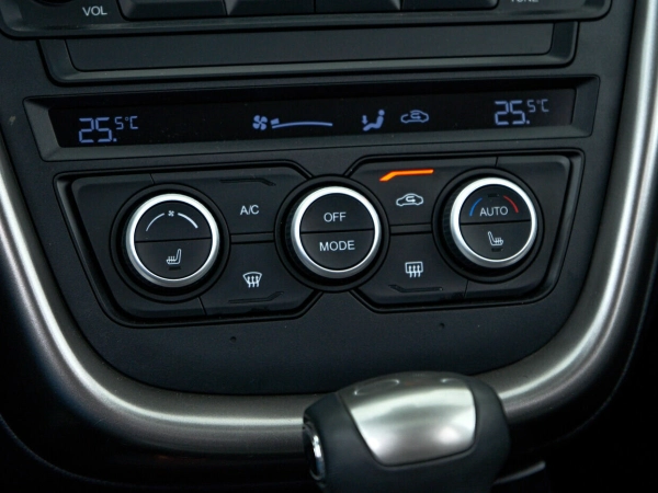 FAW Besturn X80, I Рестайлинг фото №16