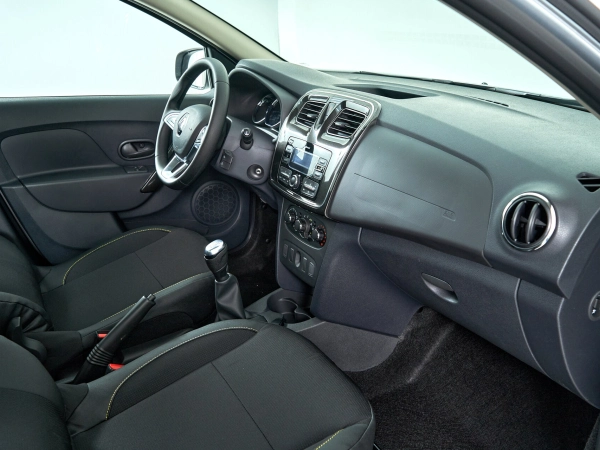 Renault Logan, II Рестайлинг фото №12