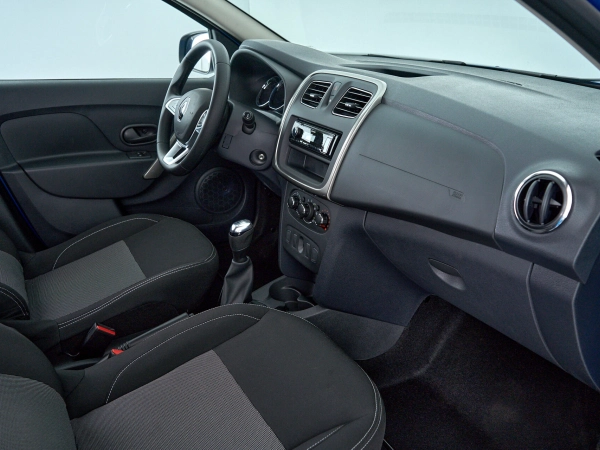 Renault Logan, II Рестайлинг фото №12