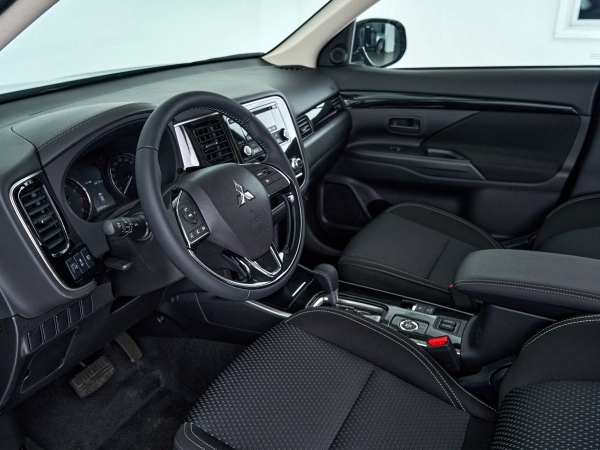 Mitsubishi Outlander, III Рестайлинг 3 фото №13