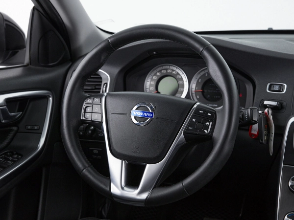 Volvo S60, II фото №17