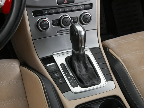 Volkswagen Passat CC, I Рестайлинг фото №12