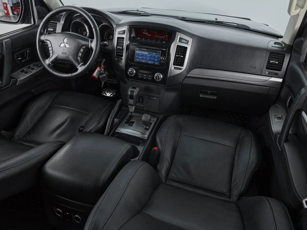Mitsubishi Pajero, IV Рестайлинг 1 фото №10