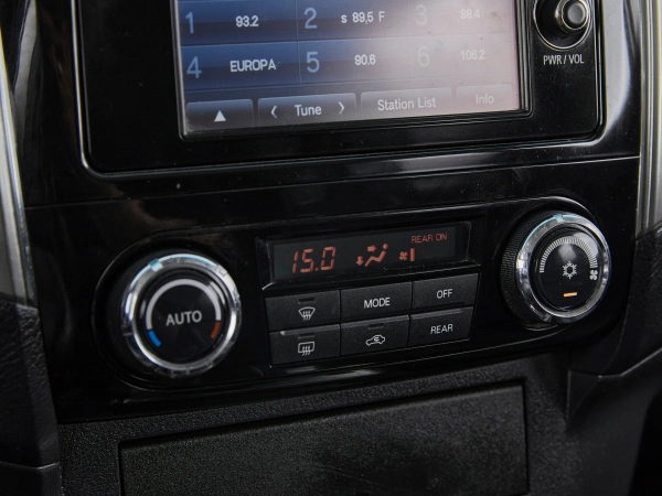 Mitsubishi Pajero, IV Рестайлинг 1 фото №15