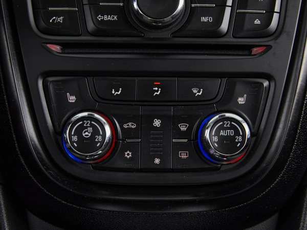 Opel Mokka, I фото №14