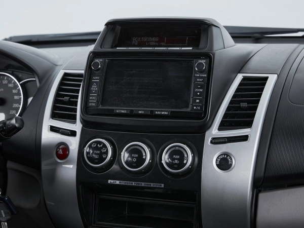 Mitsubishi Pajero Sport, II Рестайлинг фото №15