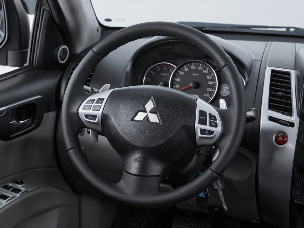 Mitsubishi Pajero Sport, II Рестайлинг фото №19