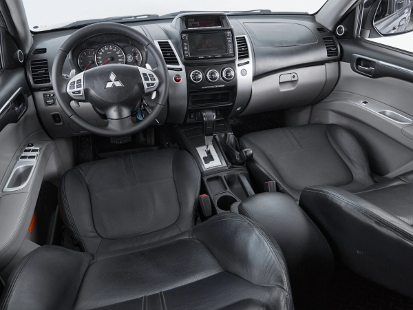 Mitsubishi Pajero Sport, II Рестайлинг фото №9