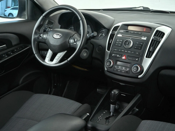 Kia Ceed, I фото №11