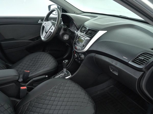 Hyundai Solaris, I фото №12