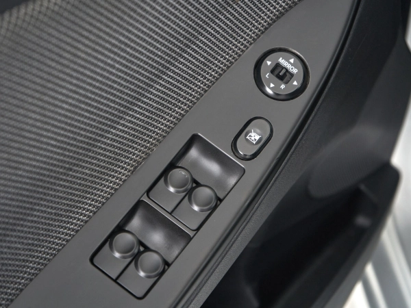 Hyundai Solaris, I фото №14