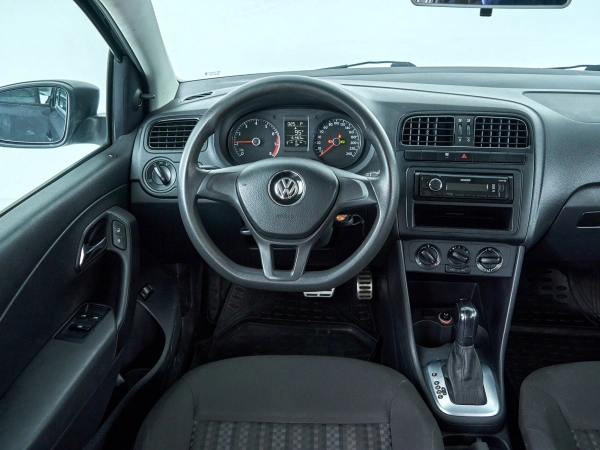 Volkswagen Polo, V Рестайлинг фото №8