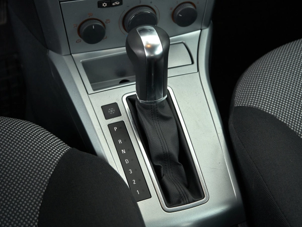 Opel Astra, H Рестайлинг фото №16