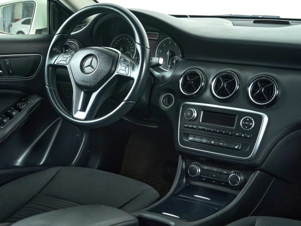 Mercedes-Benz A-Класс, III (W176) фото №11