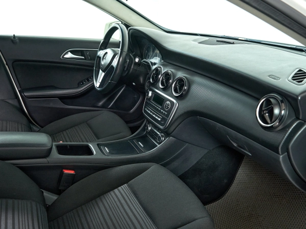 Mercedes-Benz A-Класс, III (W176) фото №12